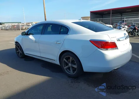 2013 Buick Lacrosse Leather Group z USA, uszkodzony, nr VIN 1G4GC5E35DF174330